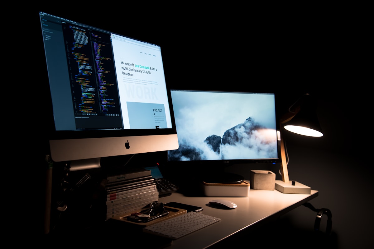 Website laten maken overzicht van een webdesign bureau met schermen